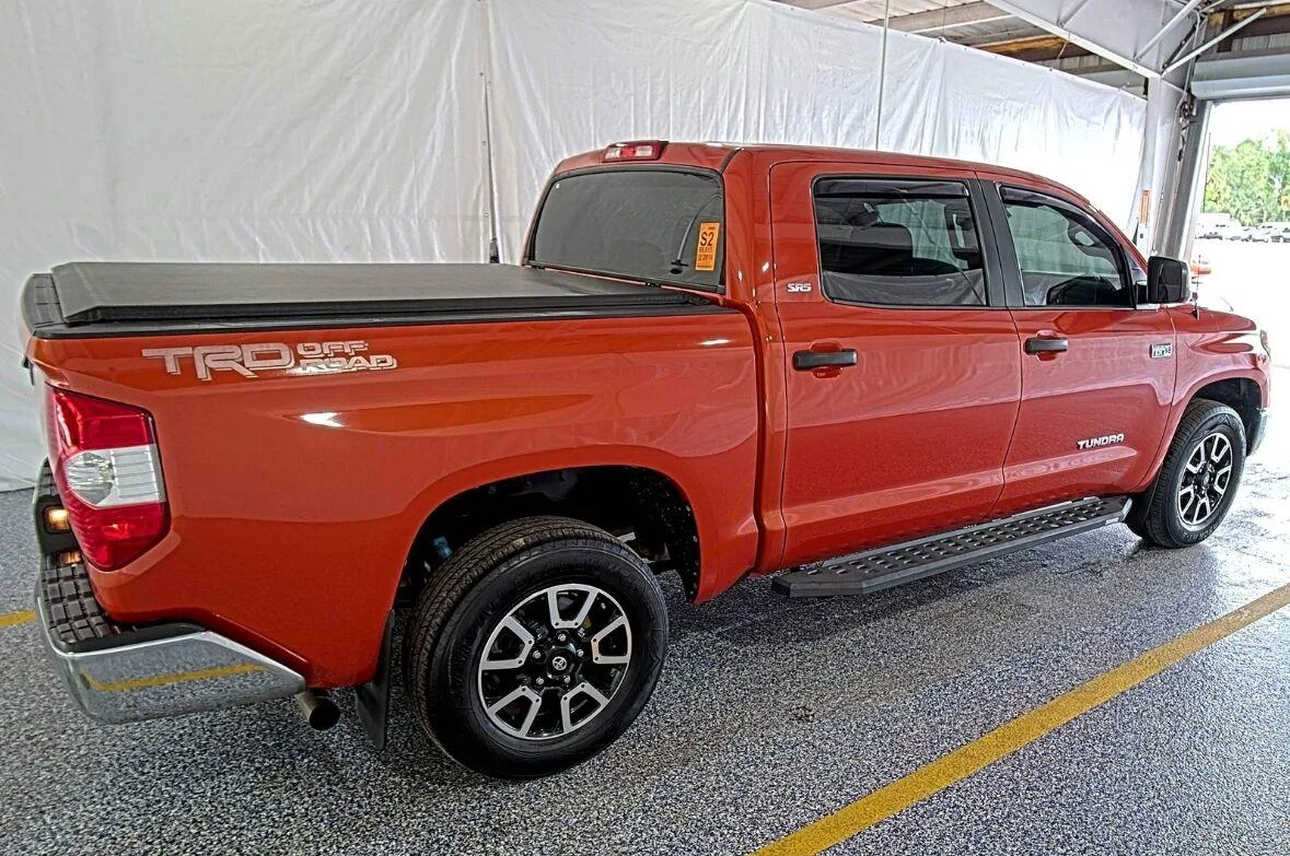 Used 2018 Orange Toyota SR5 image 5