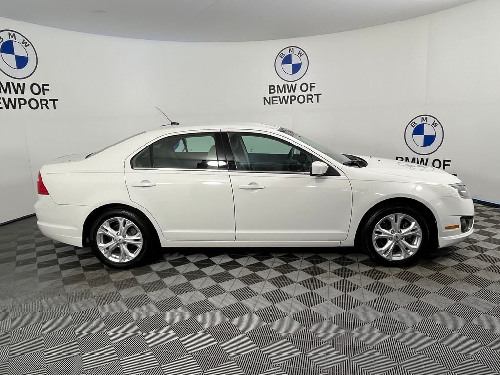 Used 2012 White Ford SE image 10