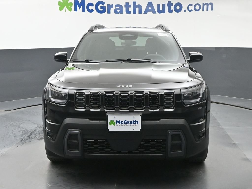 New 2026 Diamond Black Crystal Pearlcoat Jeep Laredo image 5