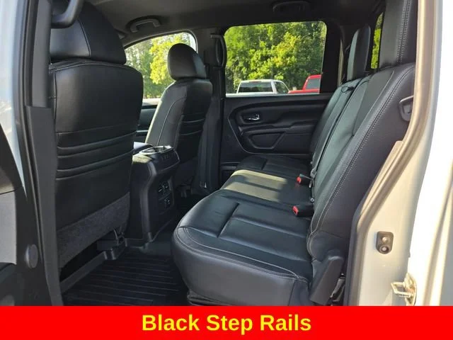 Used 2018 White Nissan SL image 12