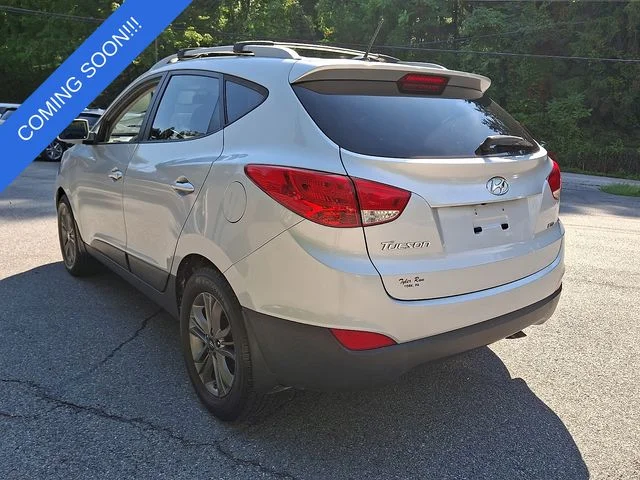 Used 2015 Silver Hyundai SE image 8