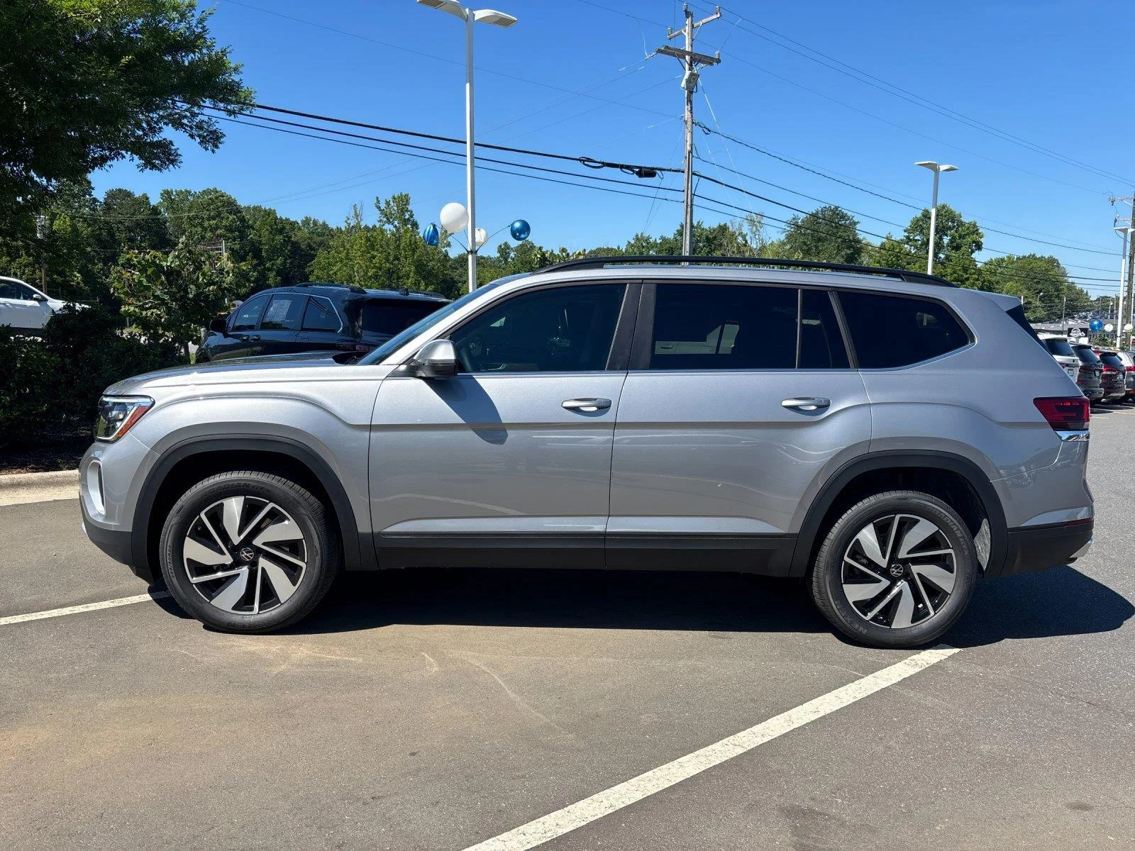 New 2026 silver mist metallic Volkswagen 2.0T SE w/Technology image 2
