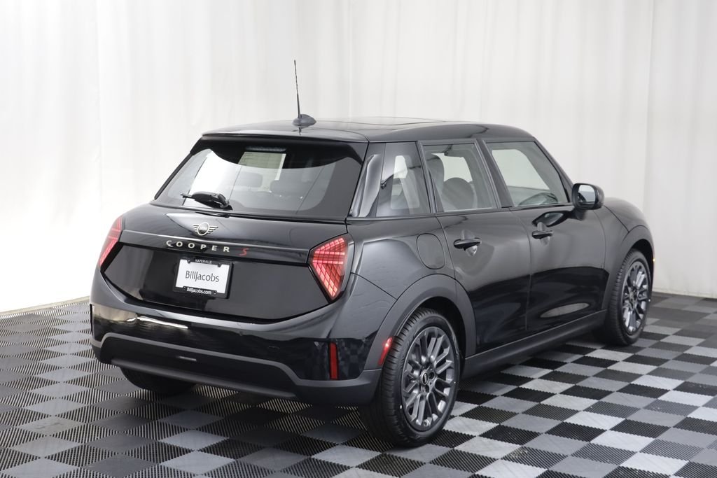 New 2026 Midnight Black MINI Iconic image 19