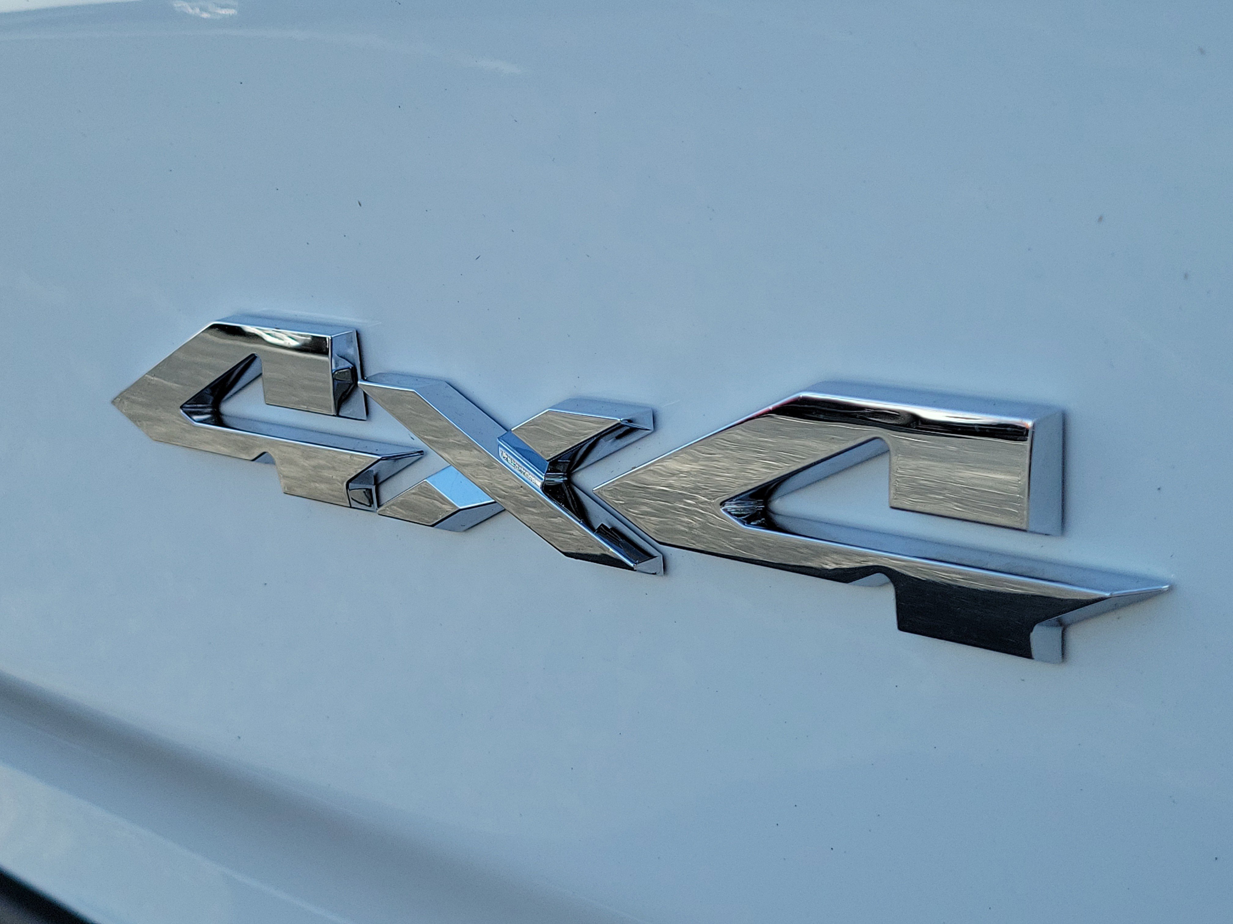 New 2026 Bright White Clear-Coat Exterior Paint RAM Laramie image 5
