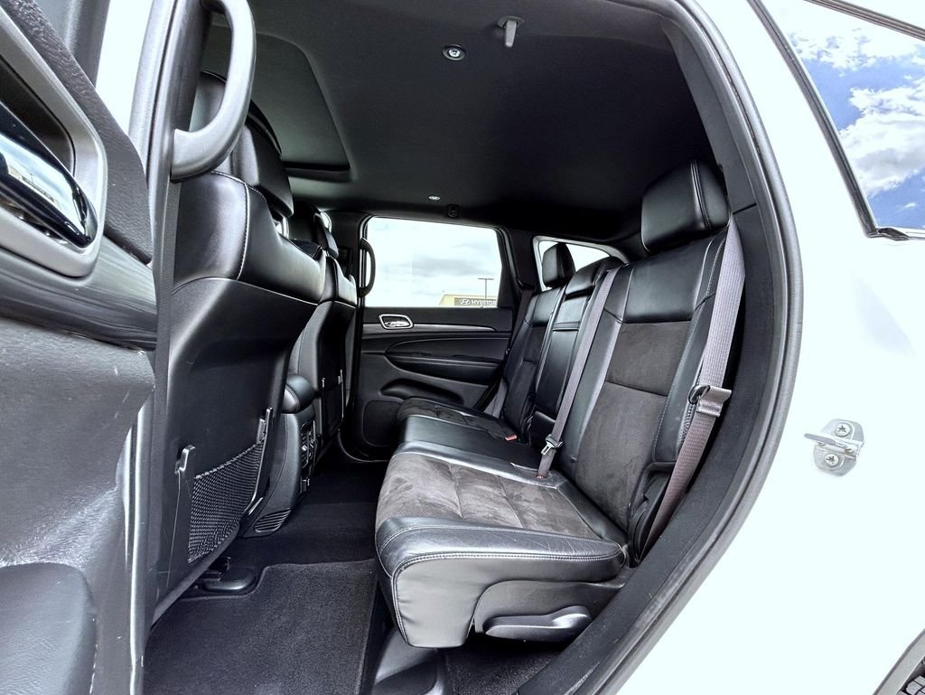 Used 2019 White Jeep Altitude image 20