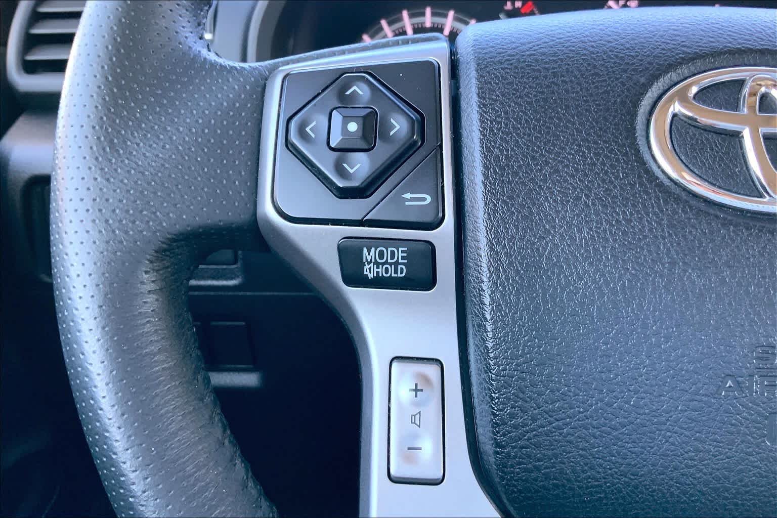 Used 2019 Classic Silver Metallic Toyota SR5 image 23
