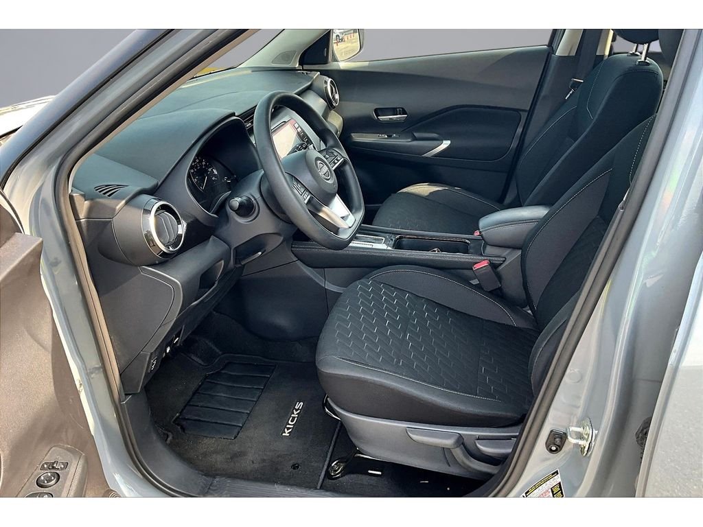 Used 2024 Gray Nissan SV image 11