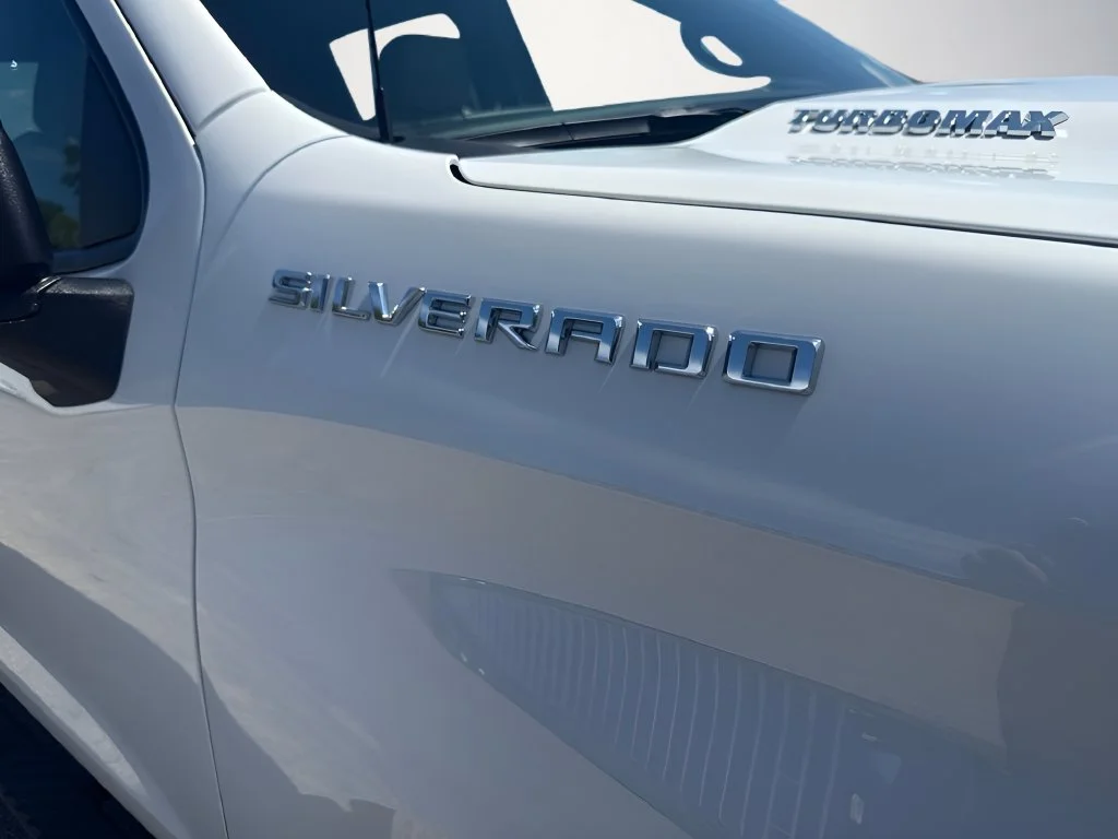 New 2026 White Chevrolet RST image 39