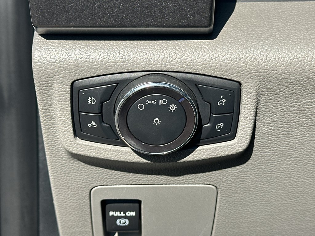 Used 2019 Oxford White Ford XLT image 16