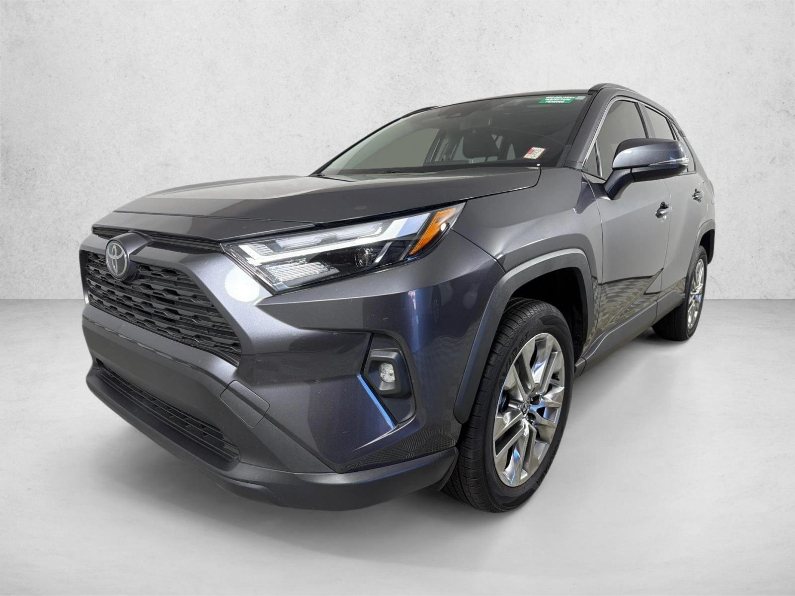 Certified Used 2025  Toyota XLE Premium image 8