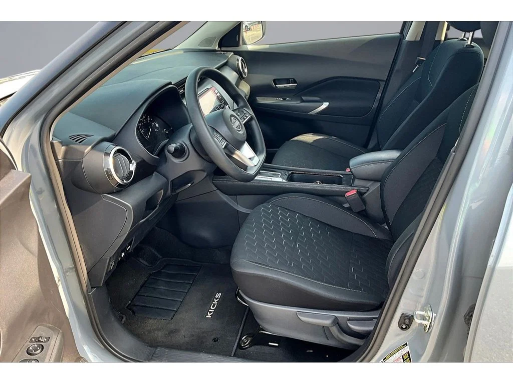 Used 2024 Gray Nissan SV image 11