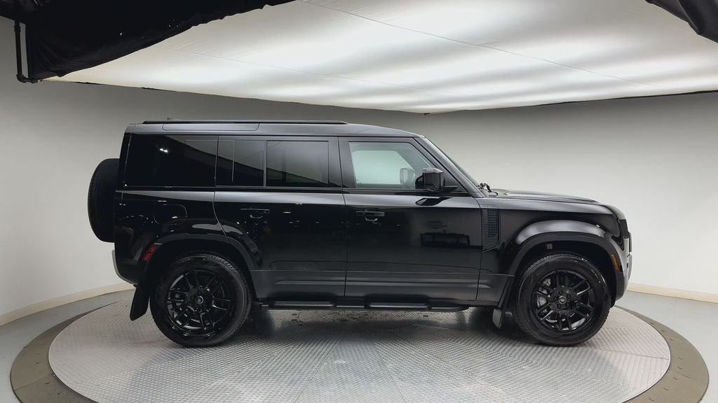 Certified Used 2025 Santorini Black Metallic Land Rover S image 9