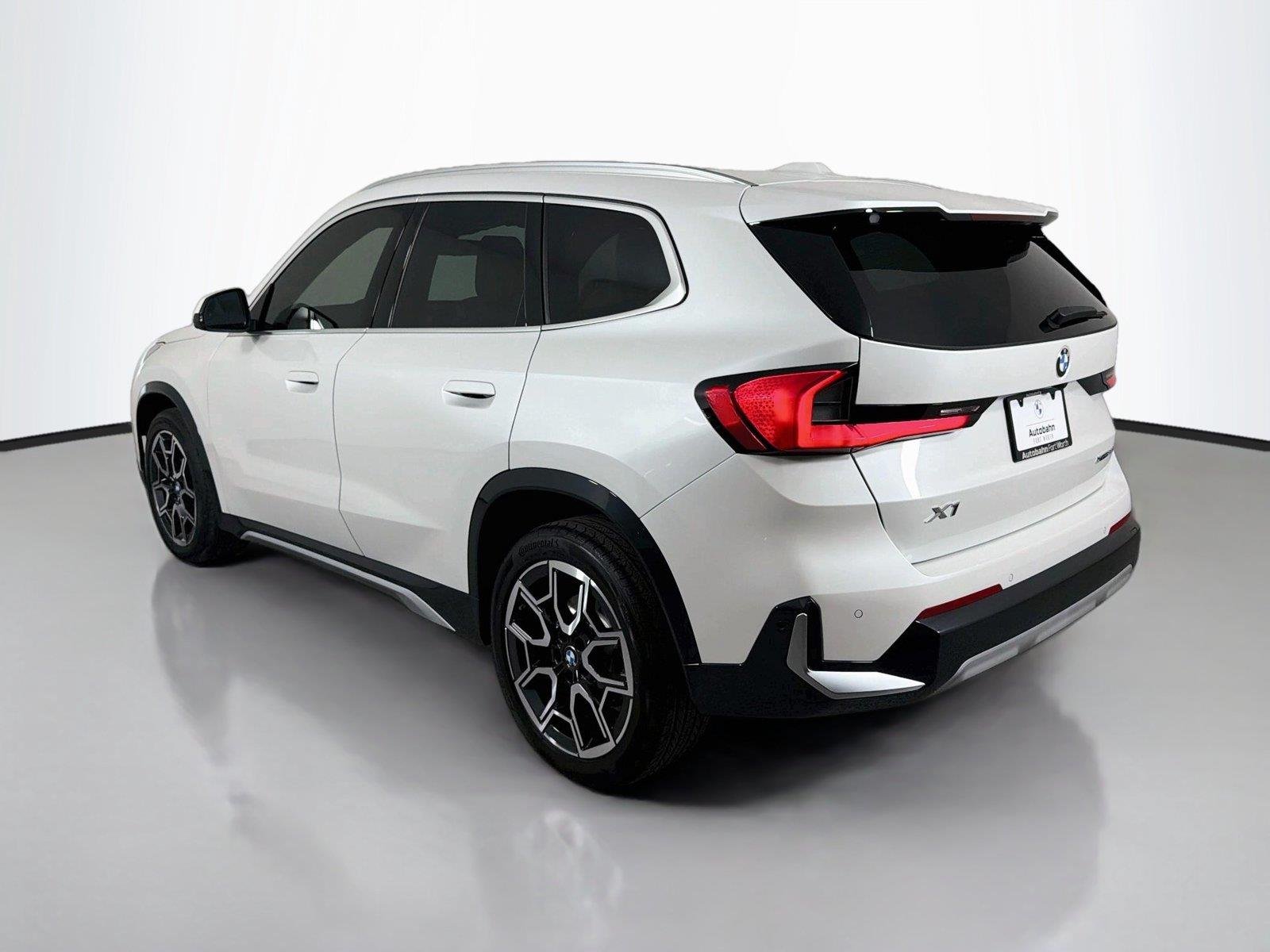 New 2027 Mineral White Metallic BMW xDrive28i image 7