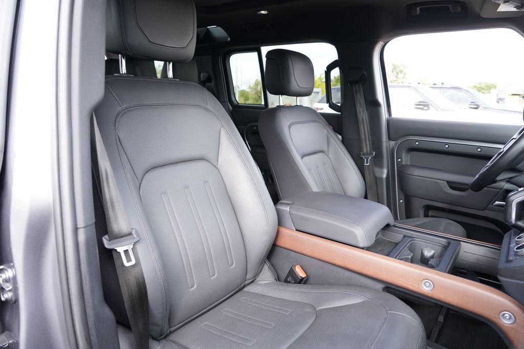 Used 2023 Gray Land Rover X image 22