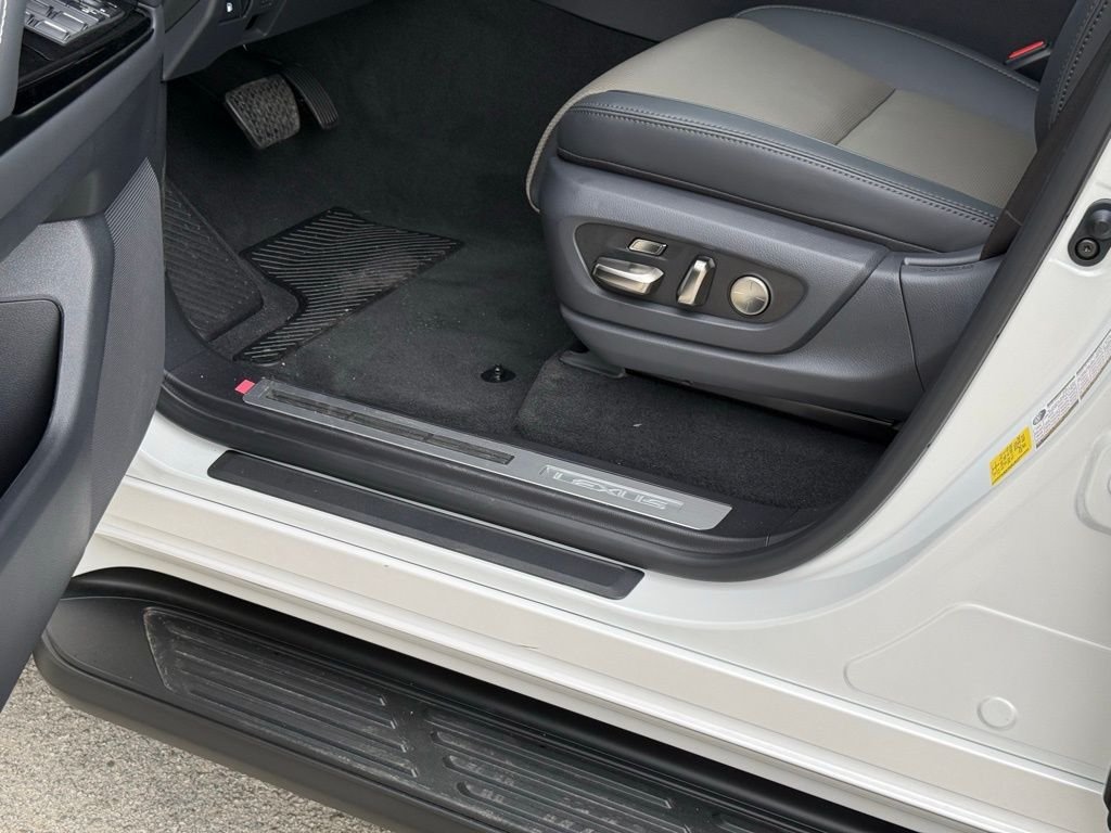 New 2026 Eminent White Pearl Lexus LX 700h OVERTRAIL image 19