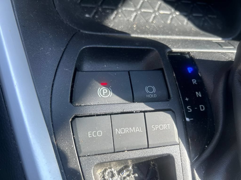Used 2021 Magnetic Gray Metallic Toyota XLE image 29