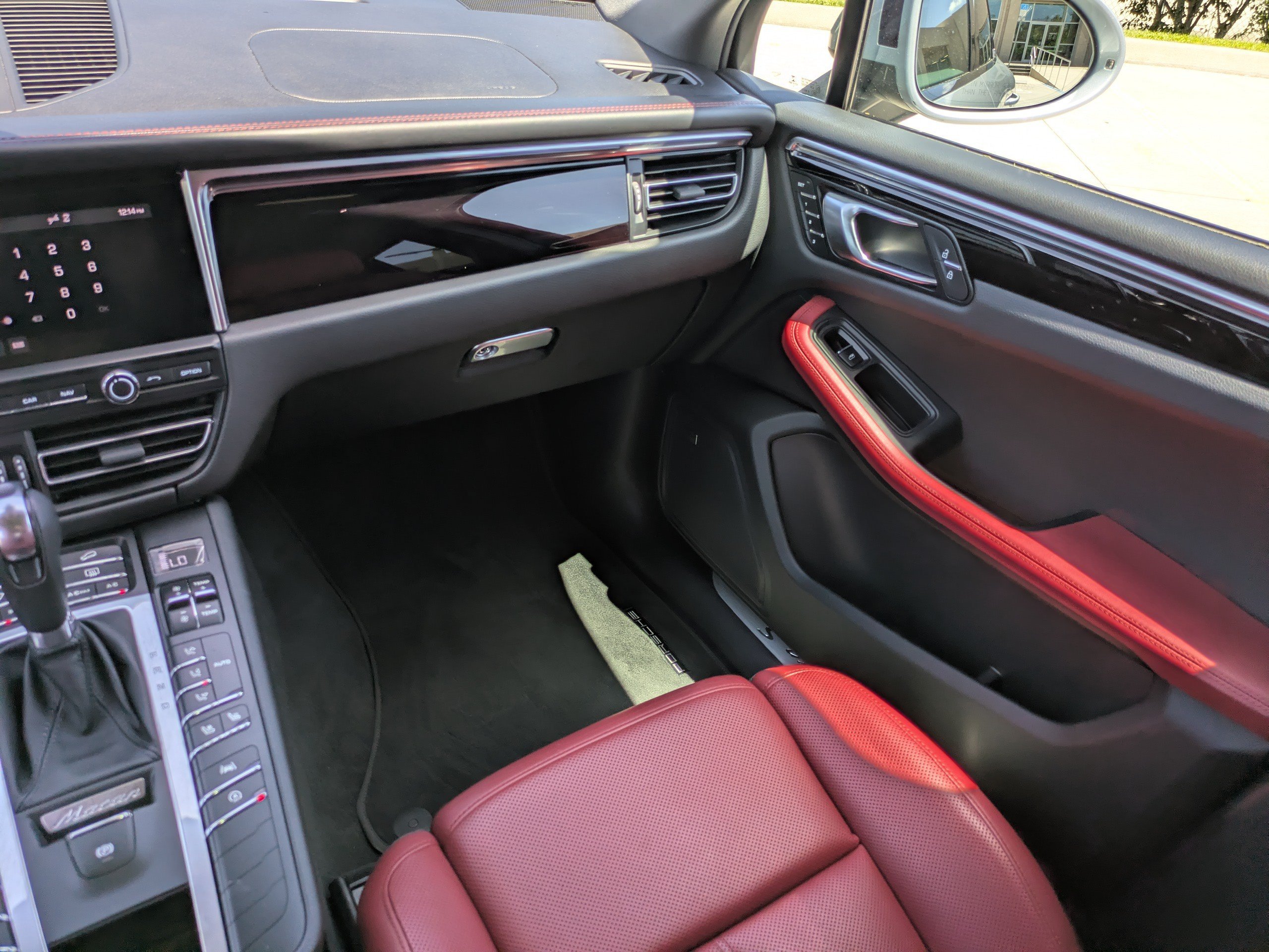 2021 Porsche Macan S - Photo 16
