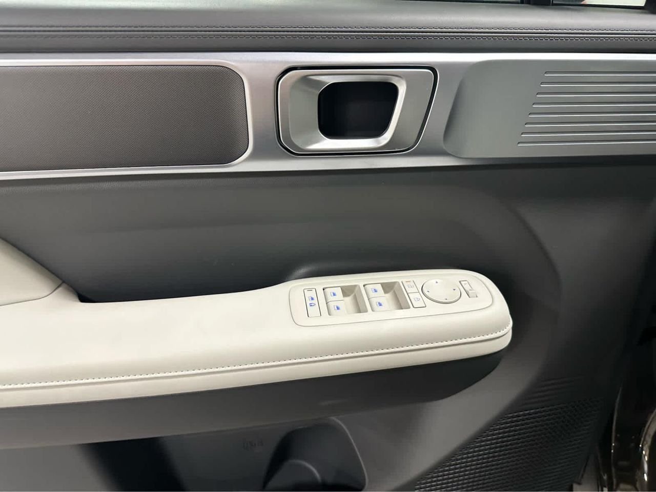 New 2025 Rockwood Green Hyundai SEL AWD image 24