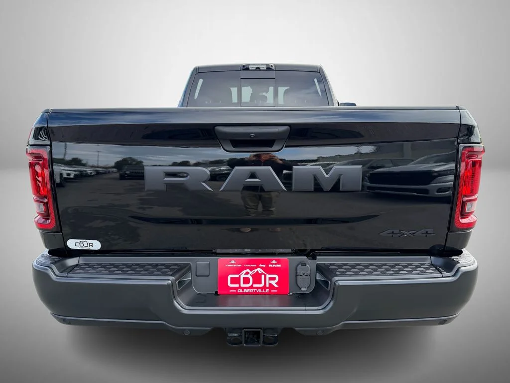 New 2026 Diamond Black Crystal Pearl-Coat Exterior Paint RAM Tradesman image 9