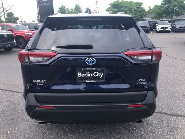 Used 2022 Blue Toyota XLE Premium image 4