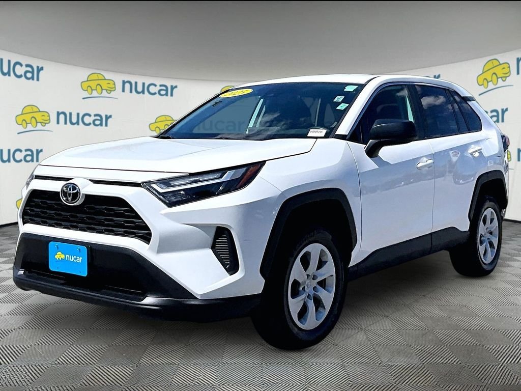 Used 2025 Ice Toyota LE image 3