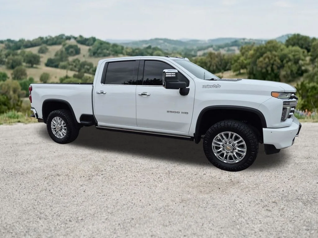 Used 2022 White Chevrolet High Country image 13