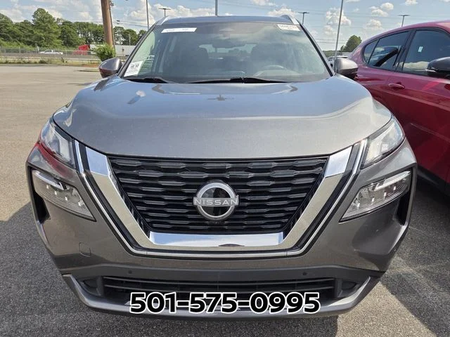 Used 2023 Gray Nissan SL image 7