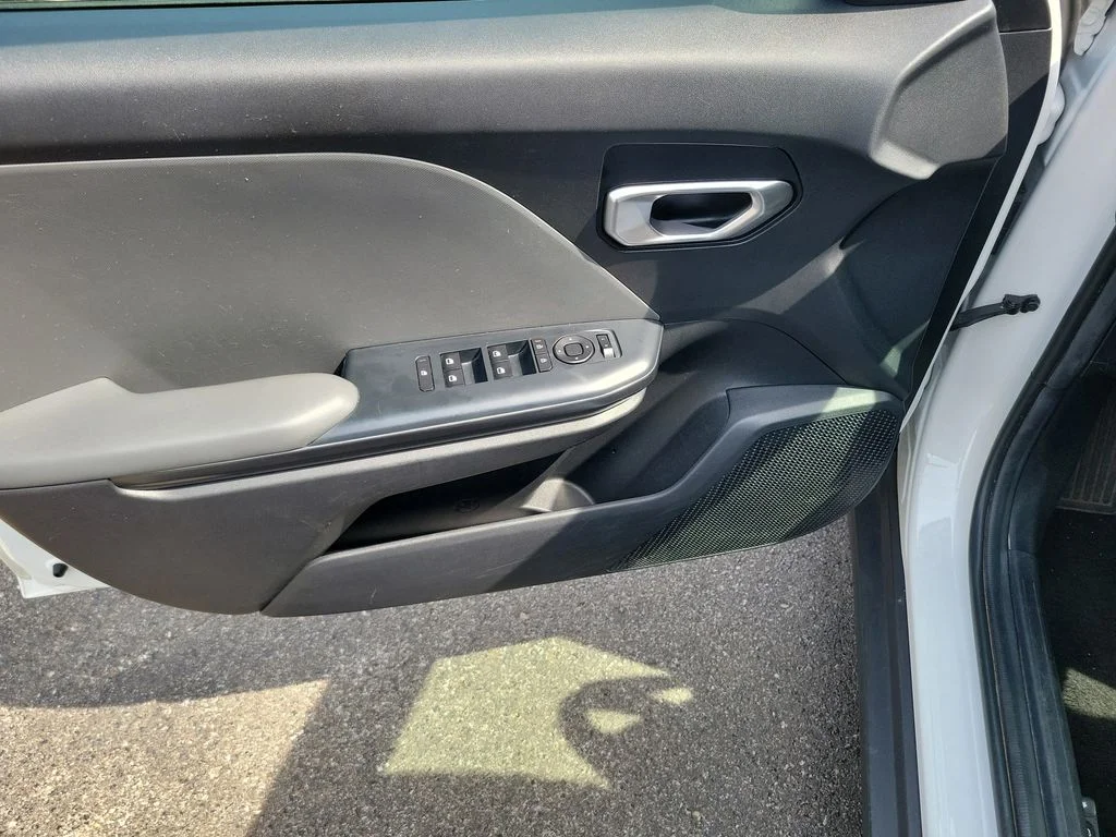 2025 Kia K4 LXS - Photo 19