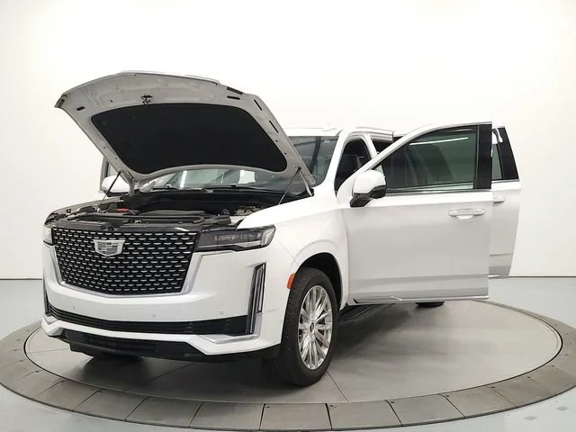 Used 2021 CRYSTAL WHITE TRICOAT Cadillac Premium Luxury image 11