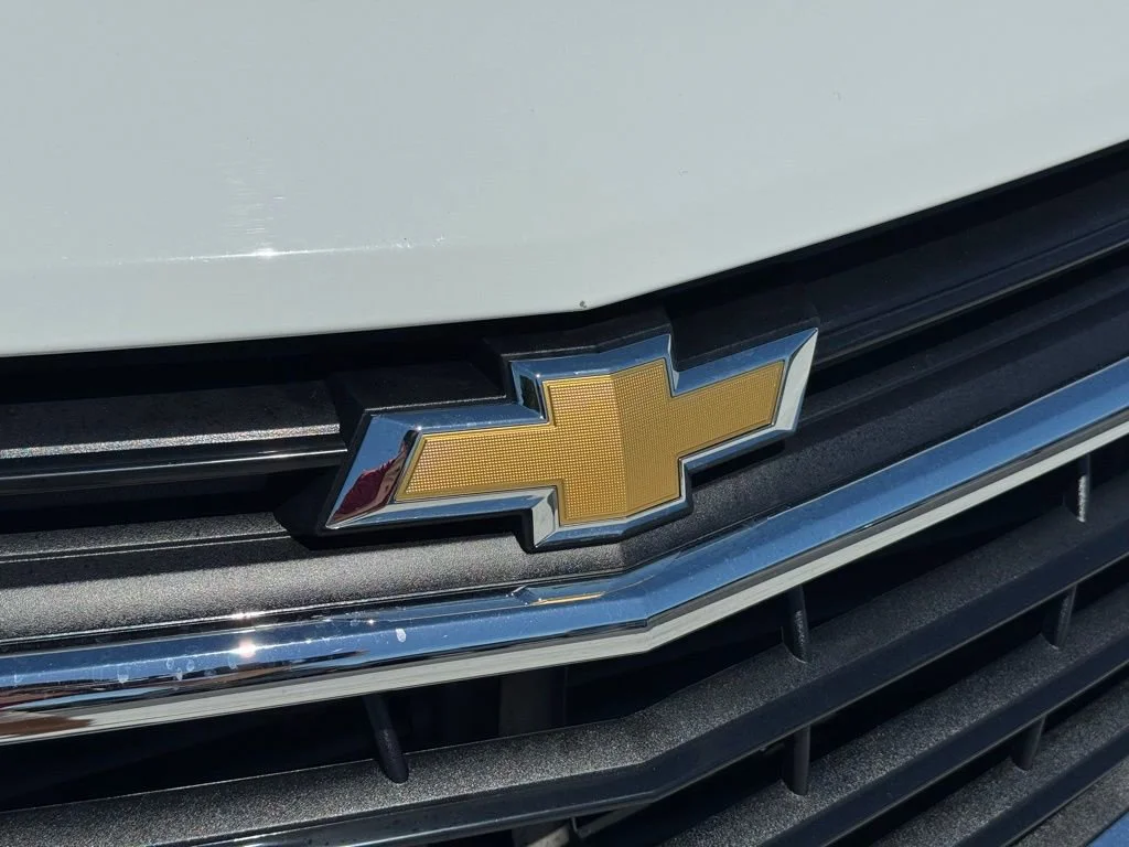 Used 2021 SUMMIT WHITE Chevrolet LS image 8