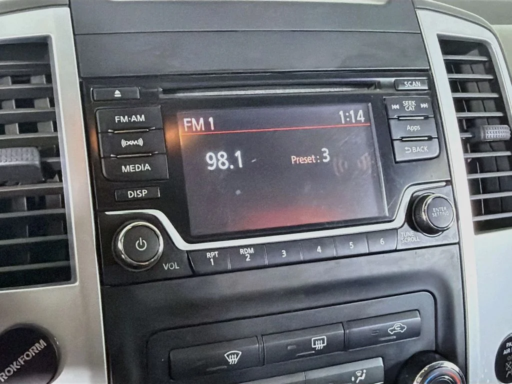 Used 2015 Blue Nissan S image 15