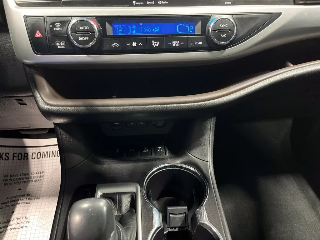 Used 2018 Blizzard Pearl Toyota LE Plus image 25