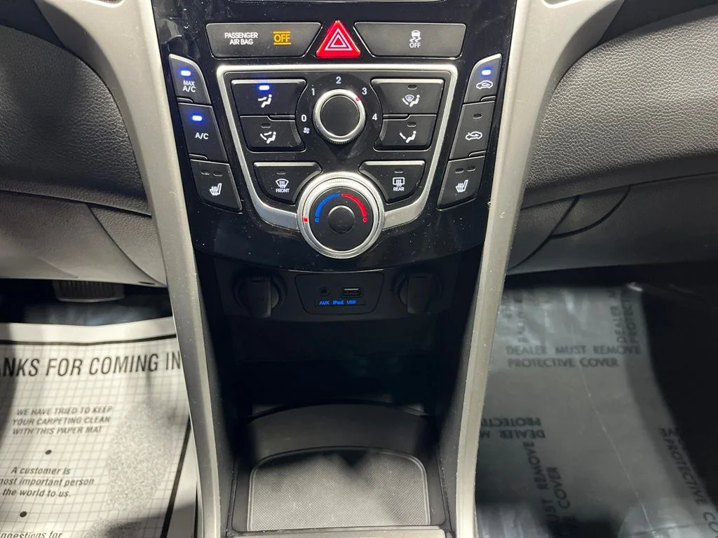 Used 2016 Silver Hyundai Base image 21