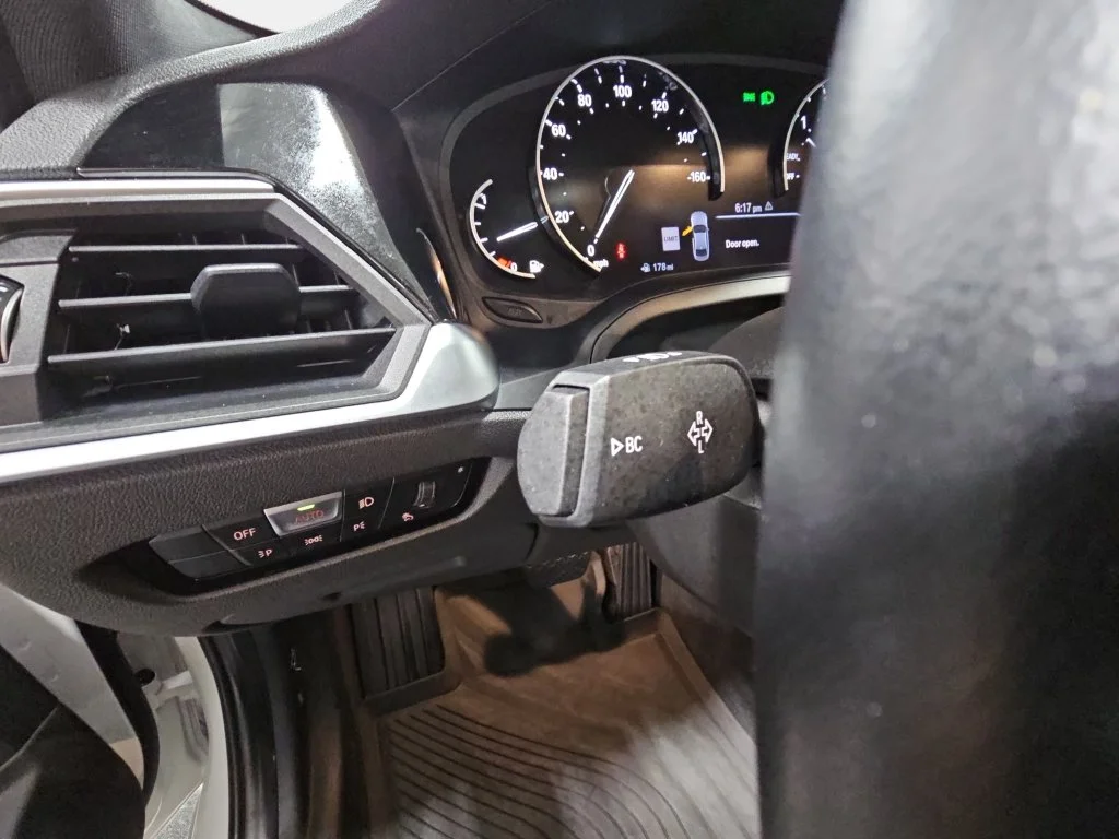 Used 2020 White BMW 330i xDrive image 28