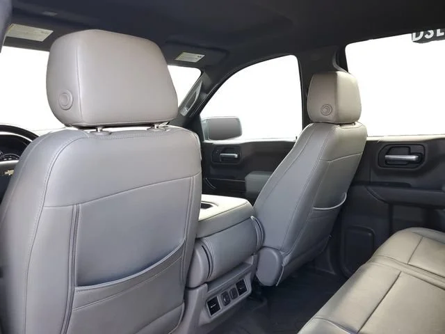 Used 2021 SILVER ICE METALLIC Chevrolet LT image 27