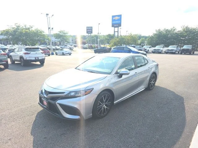 Used 2024 Silver Toyota SE image 6