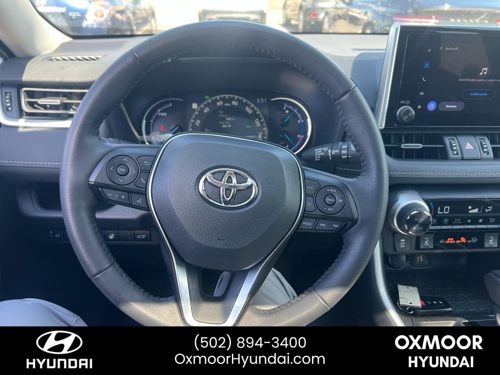 Used 2025 Wind Chill Pearl Toyota Hybrid XLE Premium image 16
