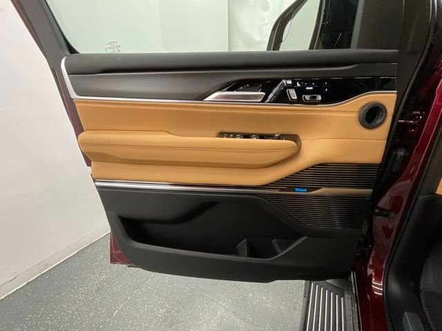 New 2026 Velvet Red Pearl-Coat Exterior Paint Jeep Summit Reserve image 9