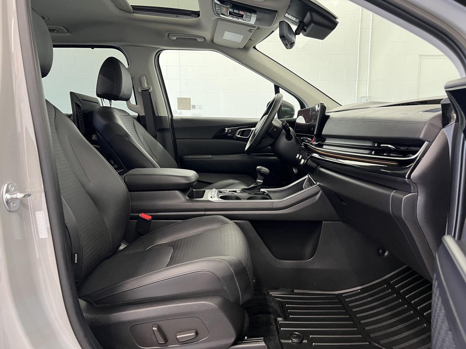 2025 Kia Carnival SX Prestige - Photo 32