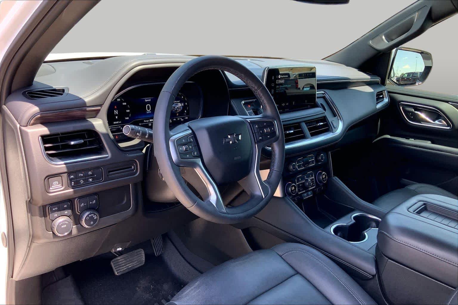 Used 2024 Summit White Chevrolet Z71 image 17