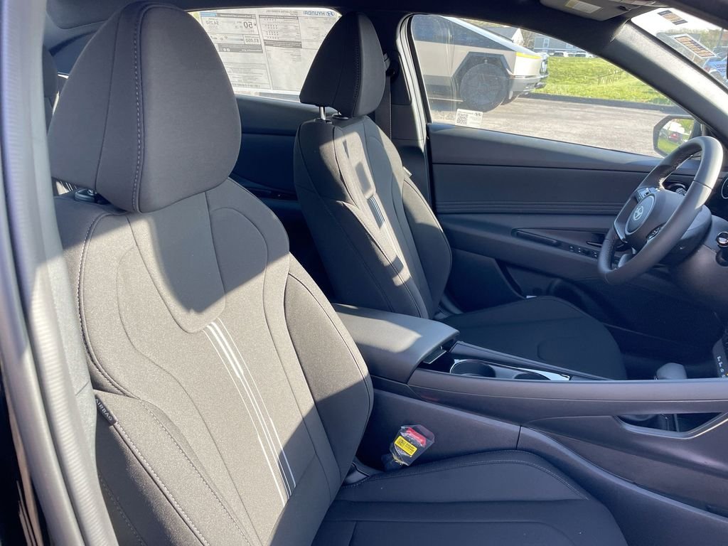 2025 Hyundai Elantra Blue - Photo 50