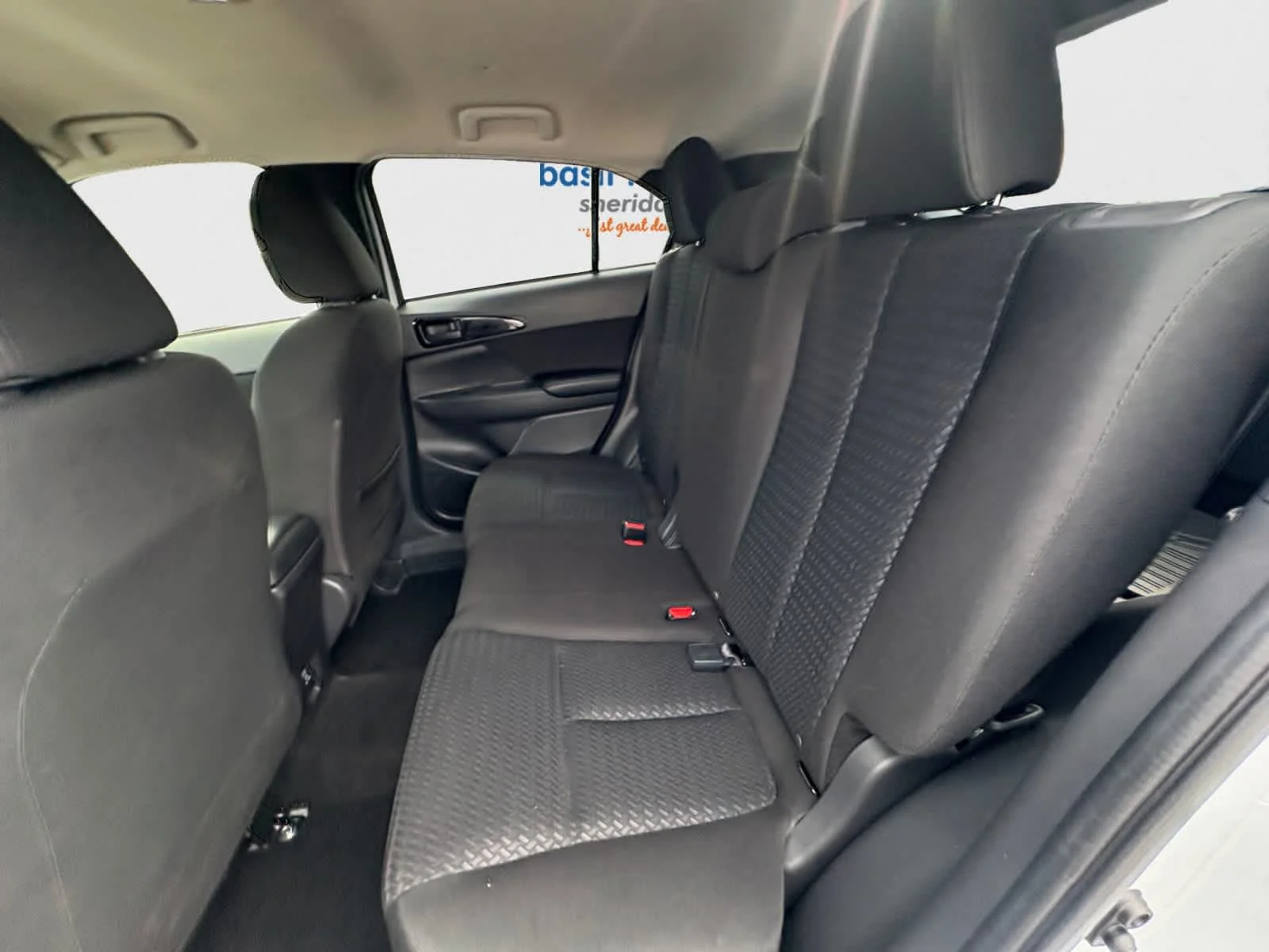 Used 2025 White Diamond Mitsubishi ES image 18