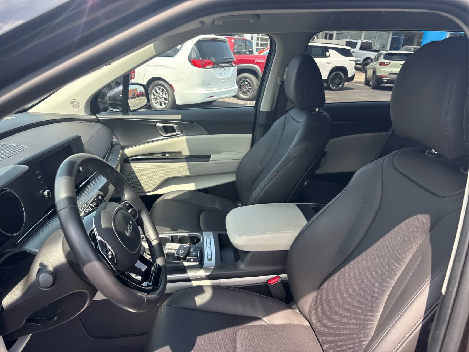 Used 2024 Panthera Metal Kia LX image 9