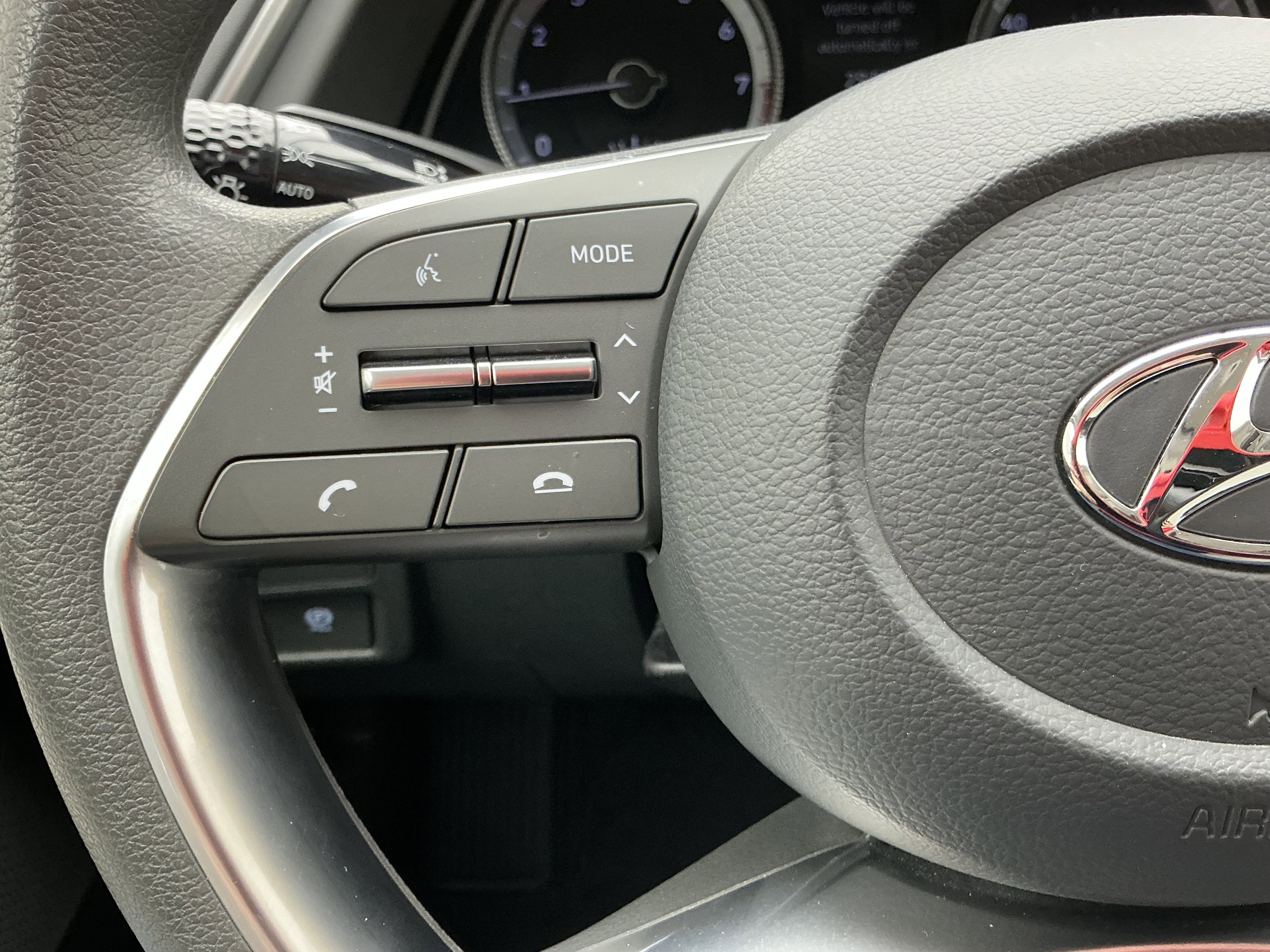 Used 2023 Curated Silver Hyundai SEL image 9