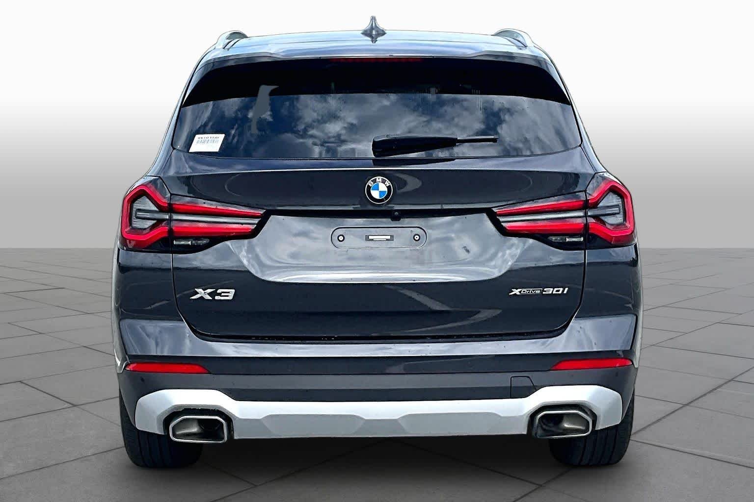 Used 2023 Dark Graphite Metallic BMW xDrive30i image 5