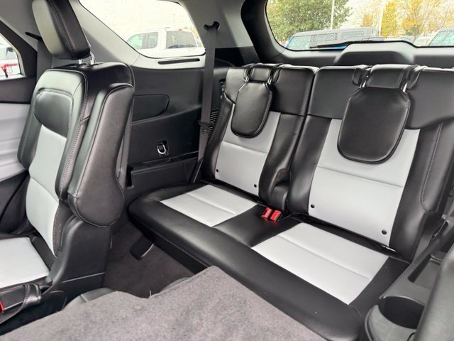 Used 2024 Black Metallic Ford XLT image 29