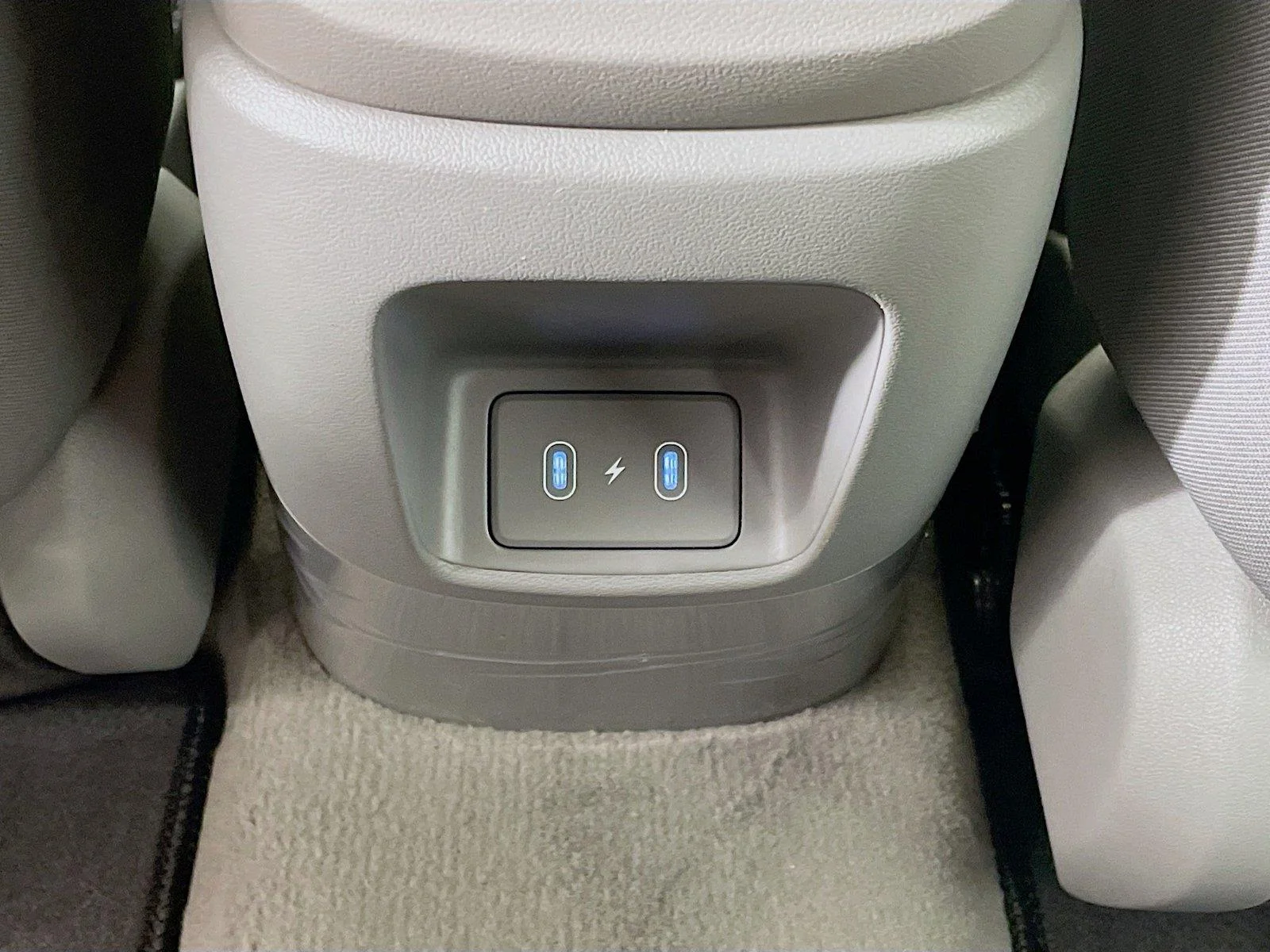 Used 2025 Ultimate Red Hyundai SE image 23