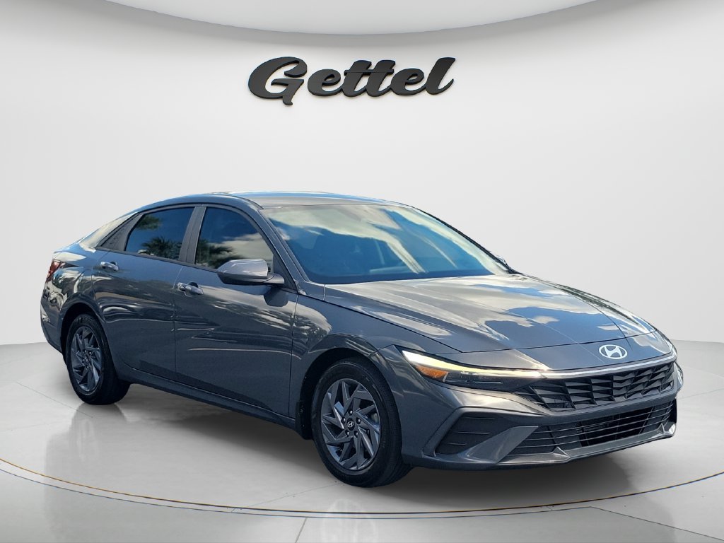 Used 2024 Gray Hyundai SEL image 3