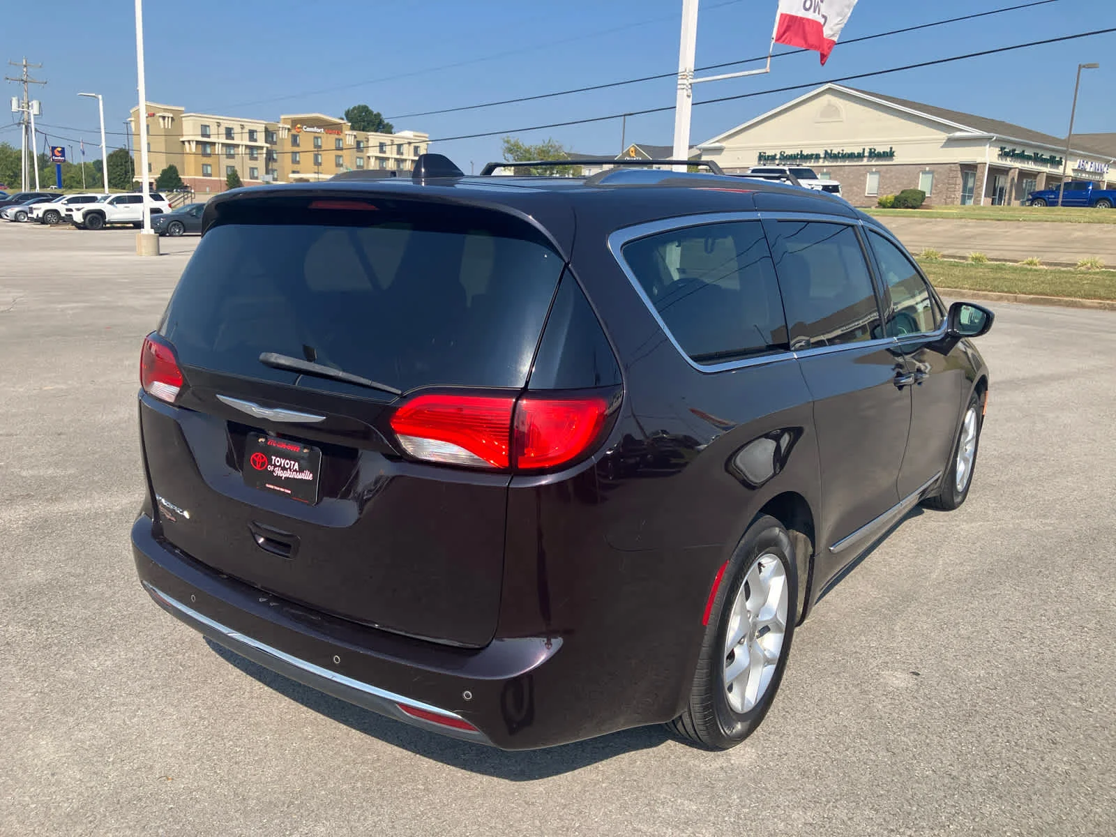 Used 2017 Dark Cordovan Pearlcoat Chrysler Touring-L Plus image 7