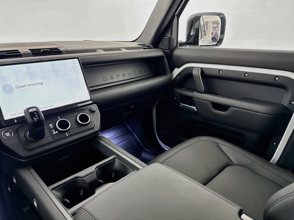New 2026 Fuji White Land Rover X-Dynamic SE image 23